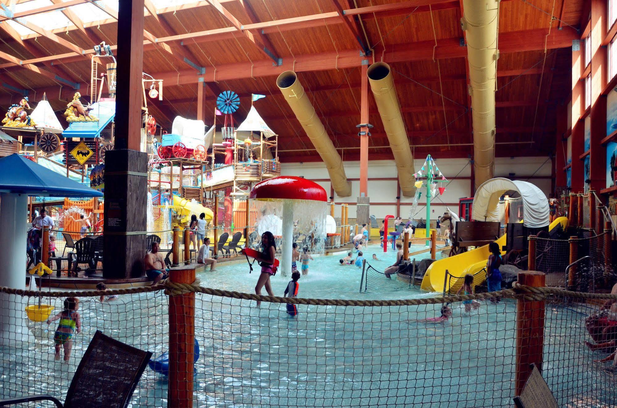 Fort Rapids Indoor Waterpark Resort โคลัมบัส ภายนอก รูปภาพ